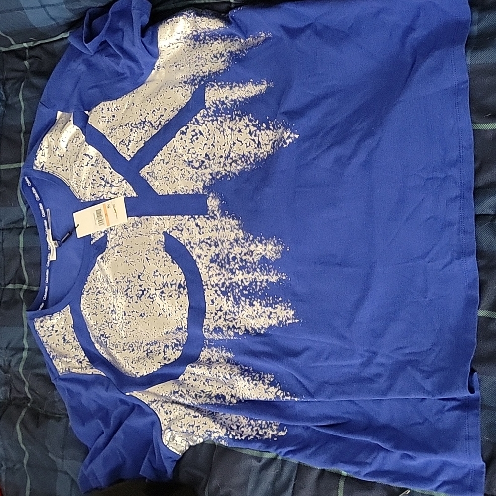 Women's t-shirt